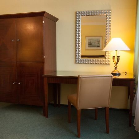 Hotel & Hostel Florian ปราก ภายนอก รูปภาพ