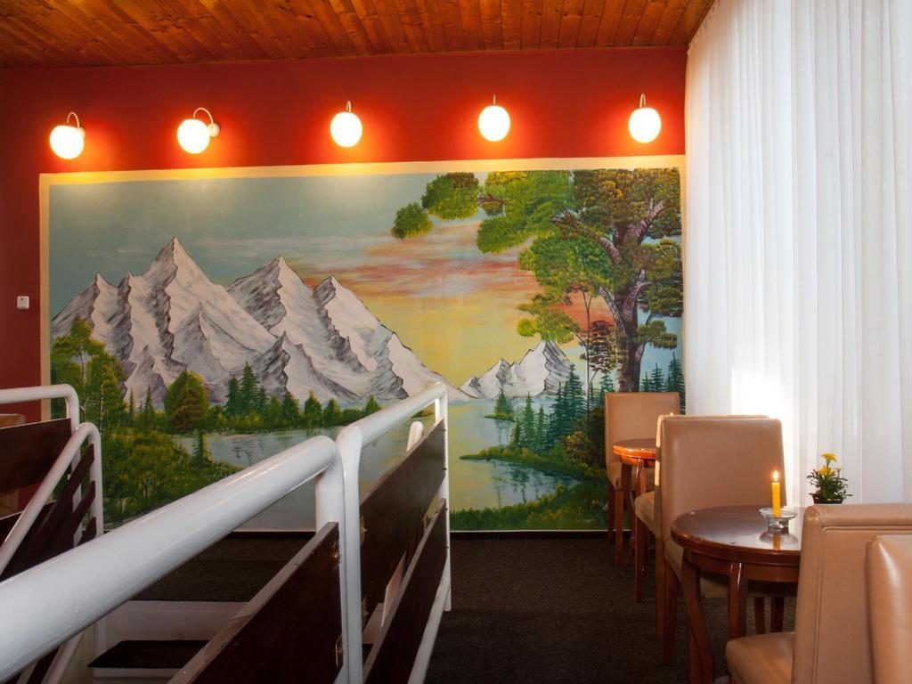 Hotel & Hostel Florian ปราก ภายนอก รูปภาพ
