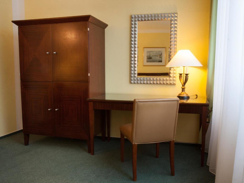 Hotel & Hostel Florian ปราก ภายนอก รูปภาพ